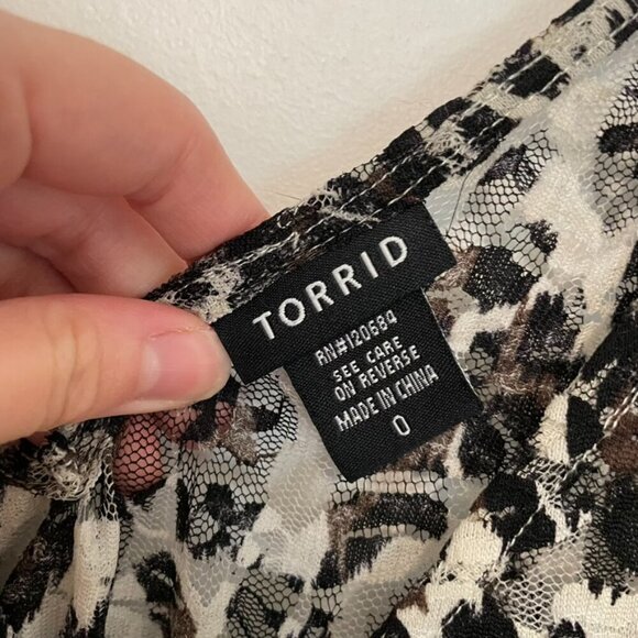TORRID 0 Plus Size Leopard Lace Babydoll Top Cream Ivory Black Cheetah Animal L - Picture 5 of 16